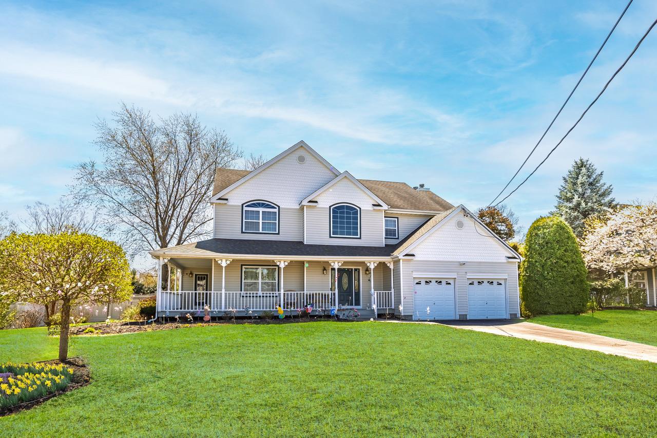 81 Stoothhoff Road, East Northport, New York image 2