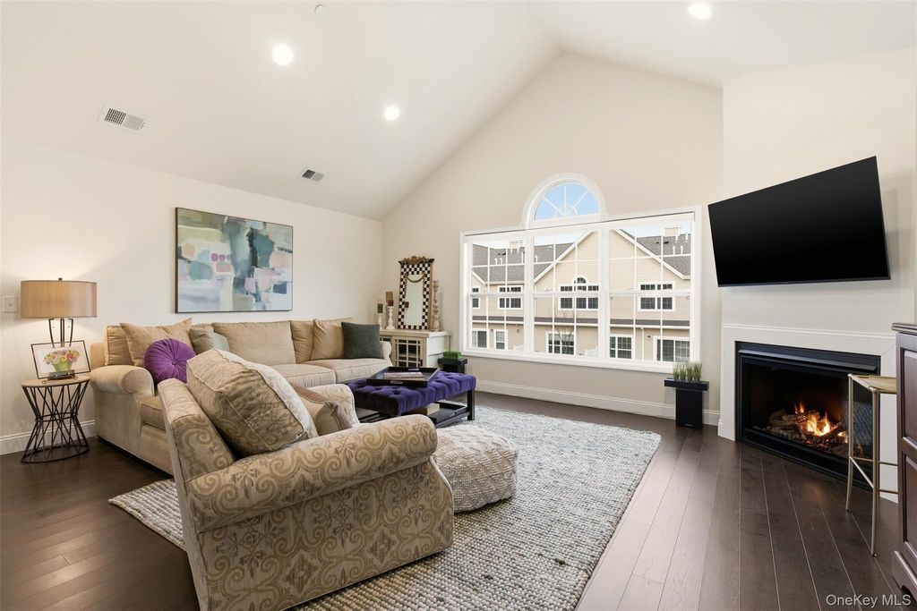 Photo of 28 Steven Circle, Dix Hills, NY 11746 (MLS # 949819)