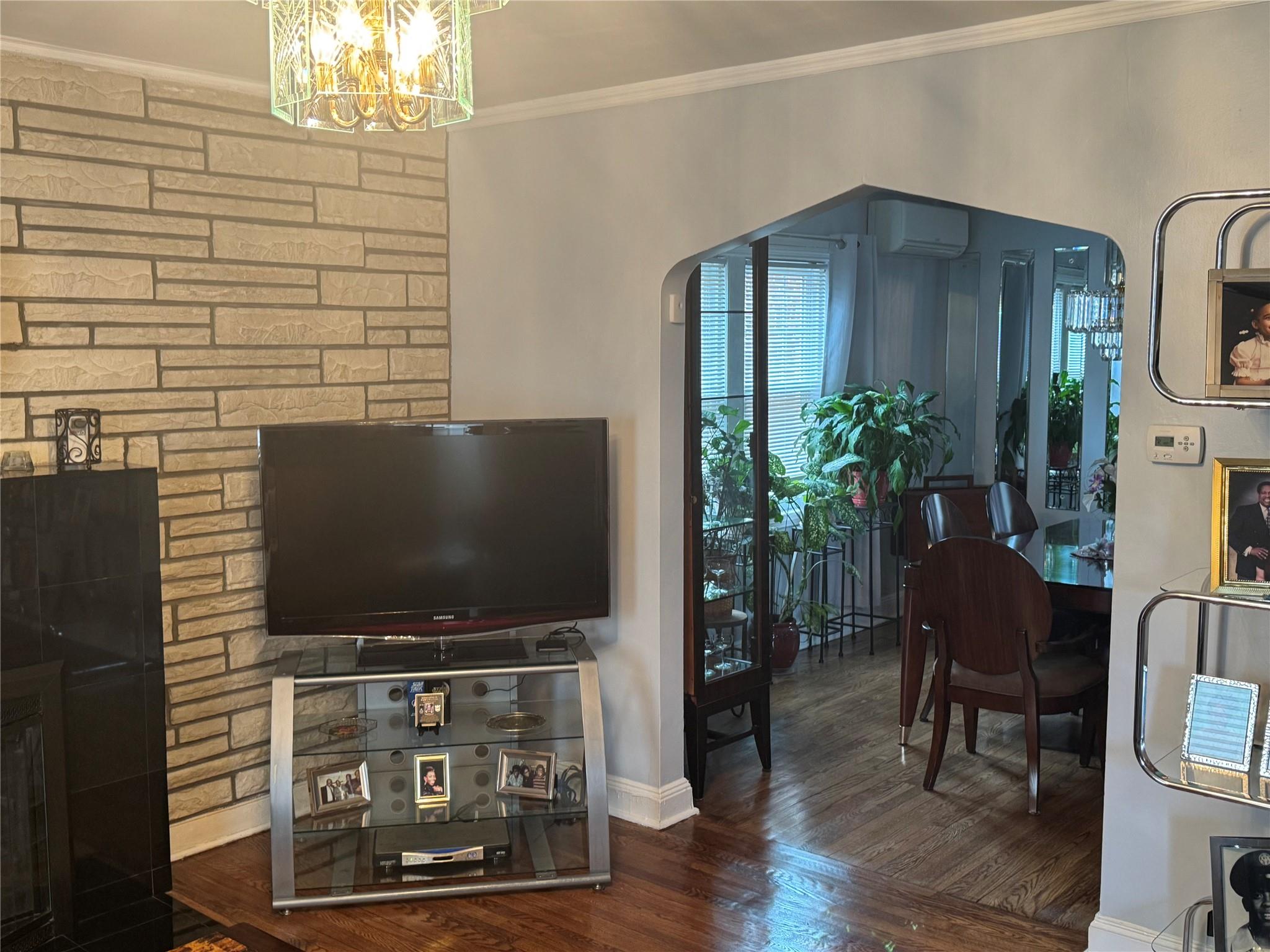 111-54 178th Place, Addisleigh Park, New York image 10