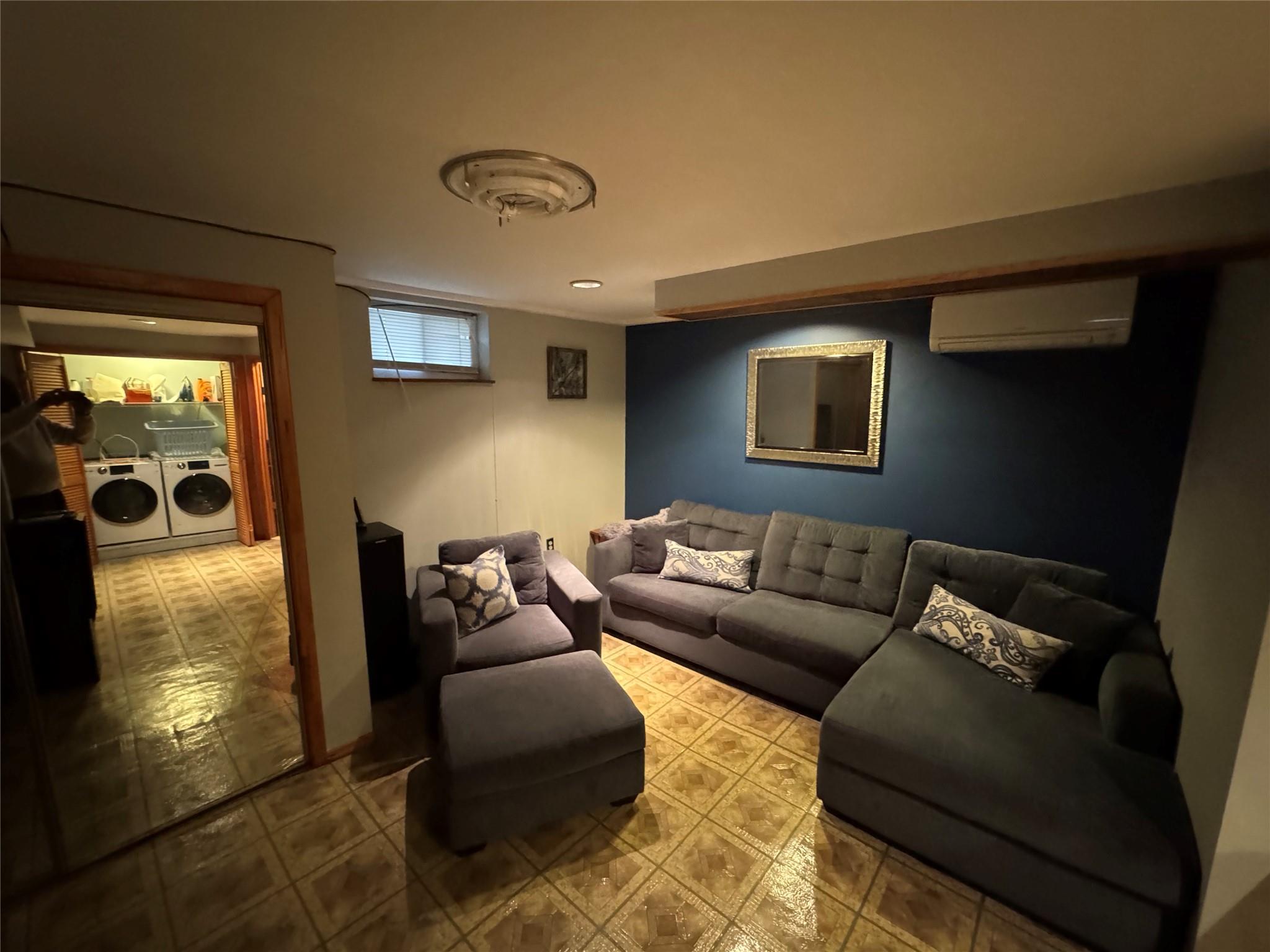 111-54 178th Place, Addisleigh Park, New York image 34