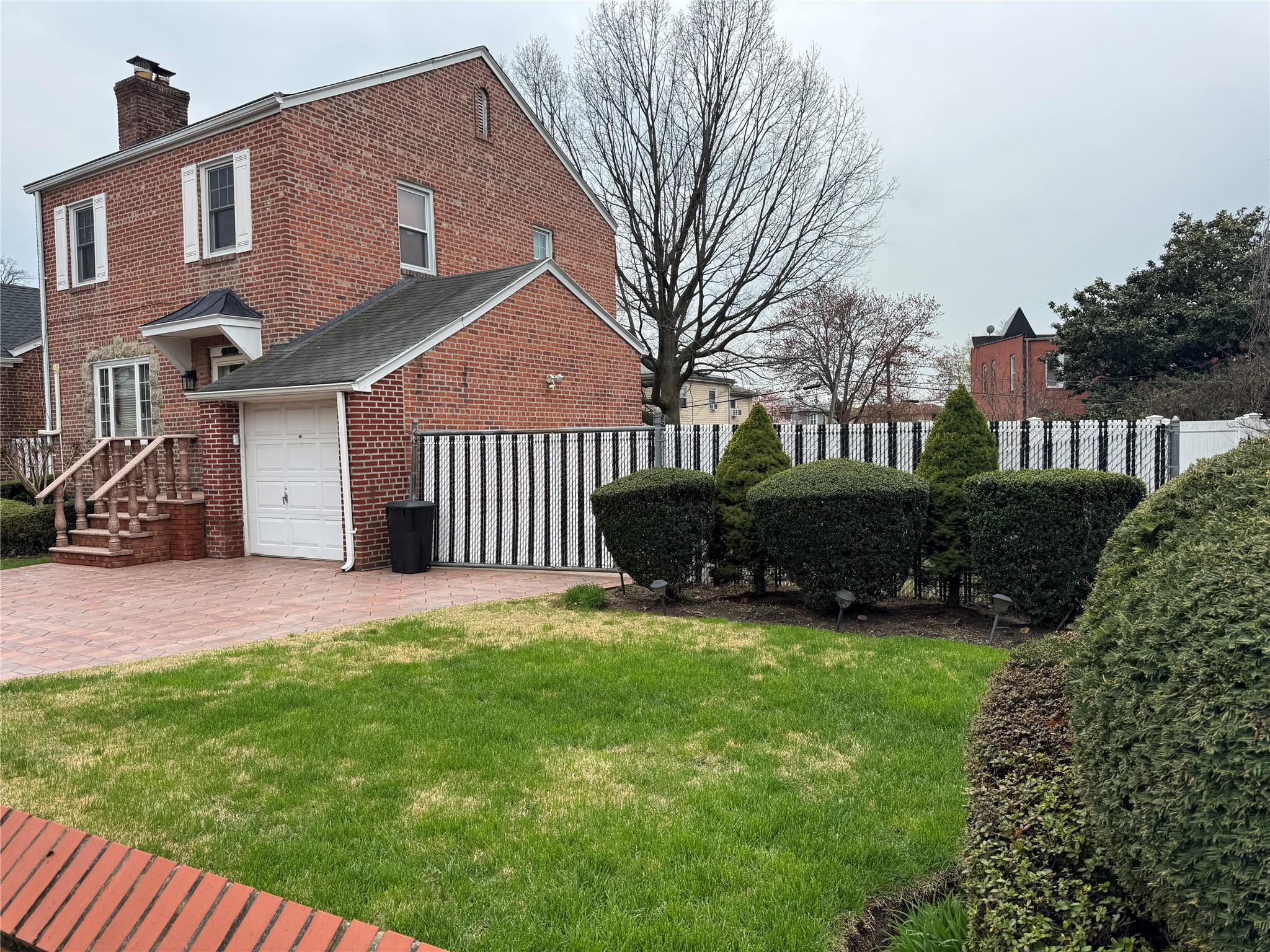111-54 178th Place, Addisleigh Park, New York image 3