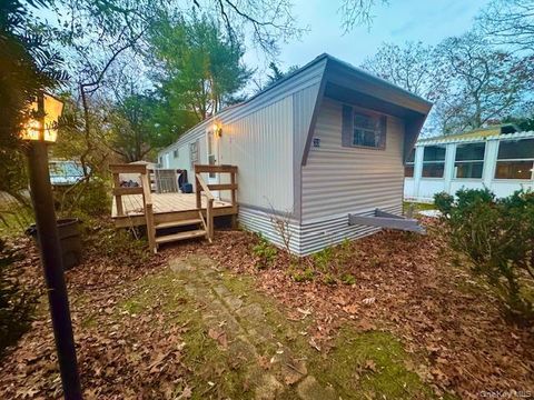 620 Montauk Highway 33 Westhampton Beach NY 11791