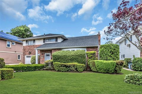 Homes For Sale - 323 Richard Street<br/> Nassau County, West Hempstead, NY 11552