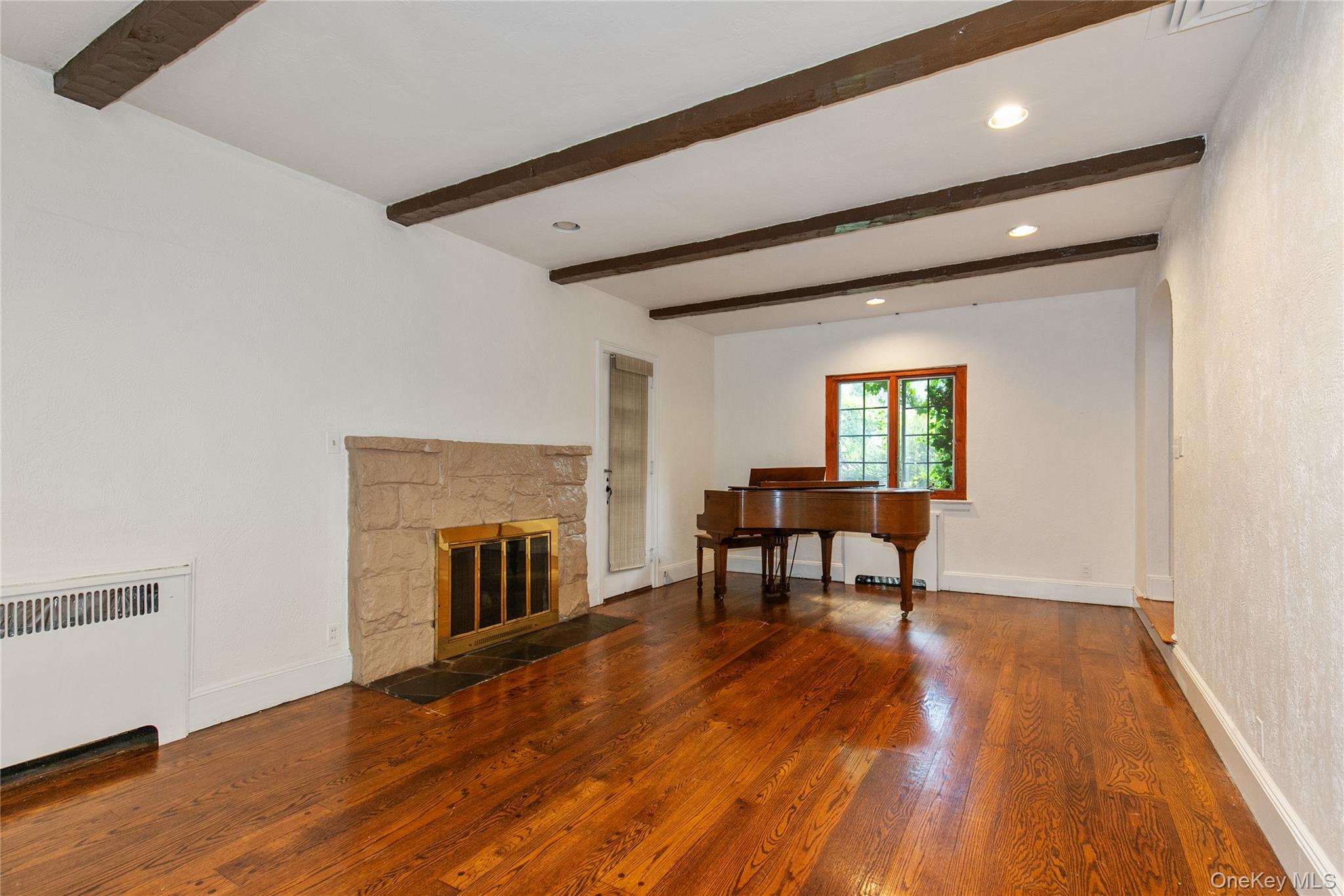85 Oxford Boulevard