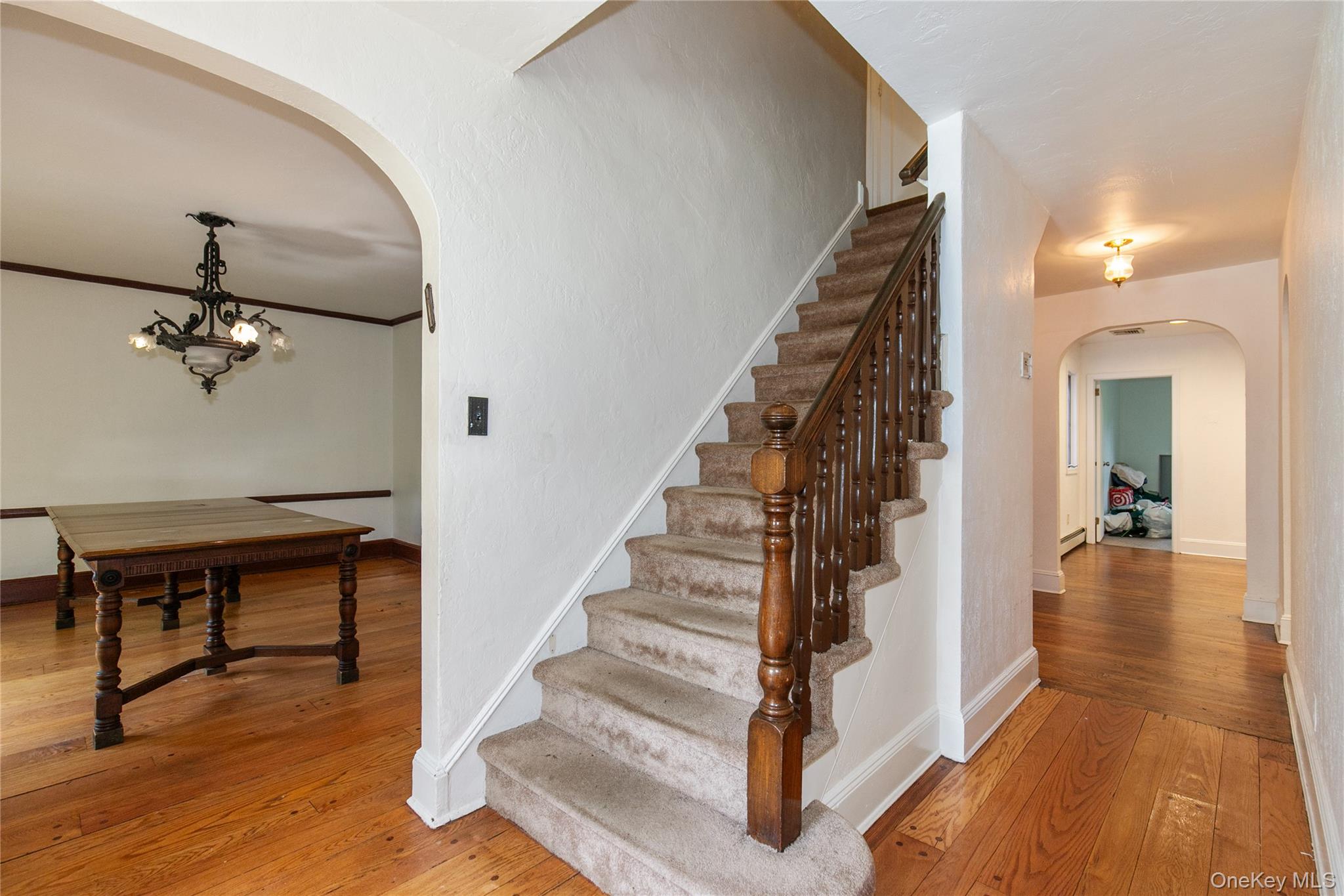 85 Oxford Boulevard