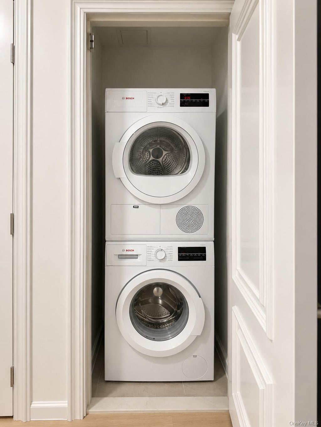 Photo of 13450 Blossom Avenue #5B, Flushing, NY 11355 (MLS # 1068465)