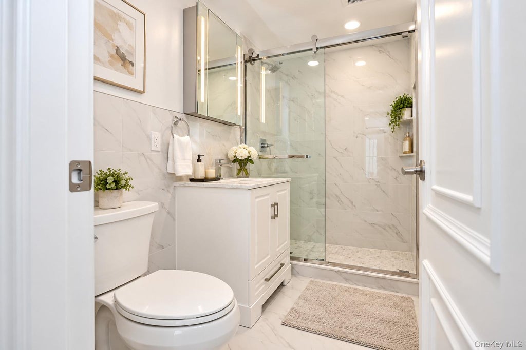 Photo of 13450 Blossom Avenue #5B, Flushing, NY 11355 (MLS # 1068465)