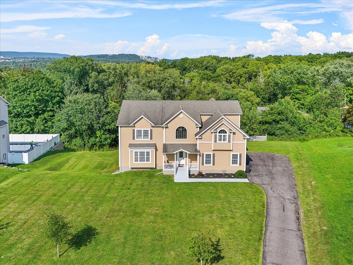8 Tanyas Court, Monroe, New York image 2
