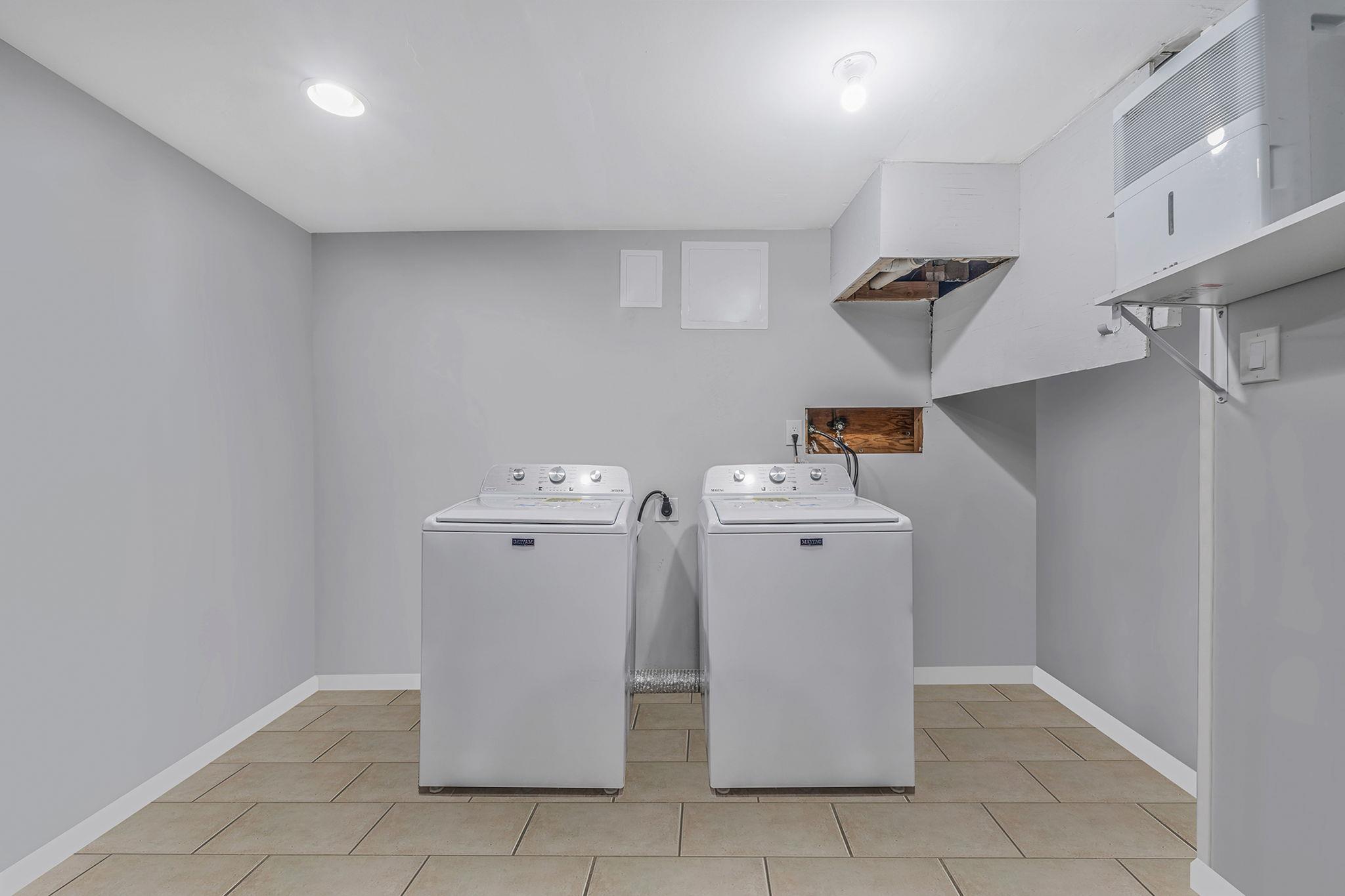301 Laurel Road, North Port, New York image 24