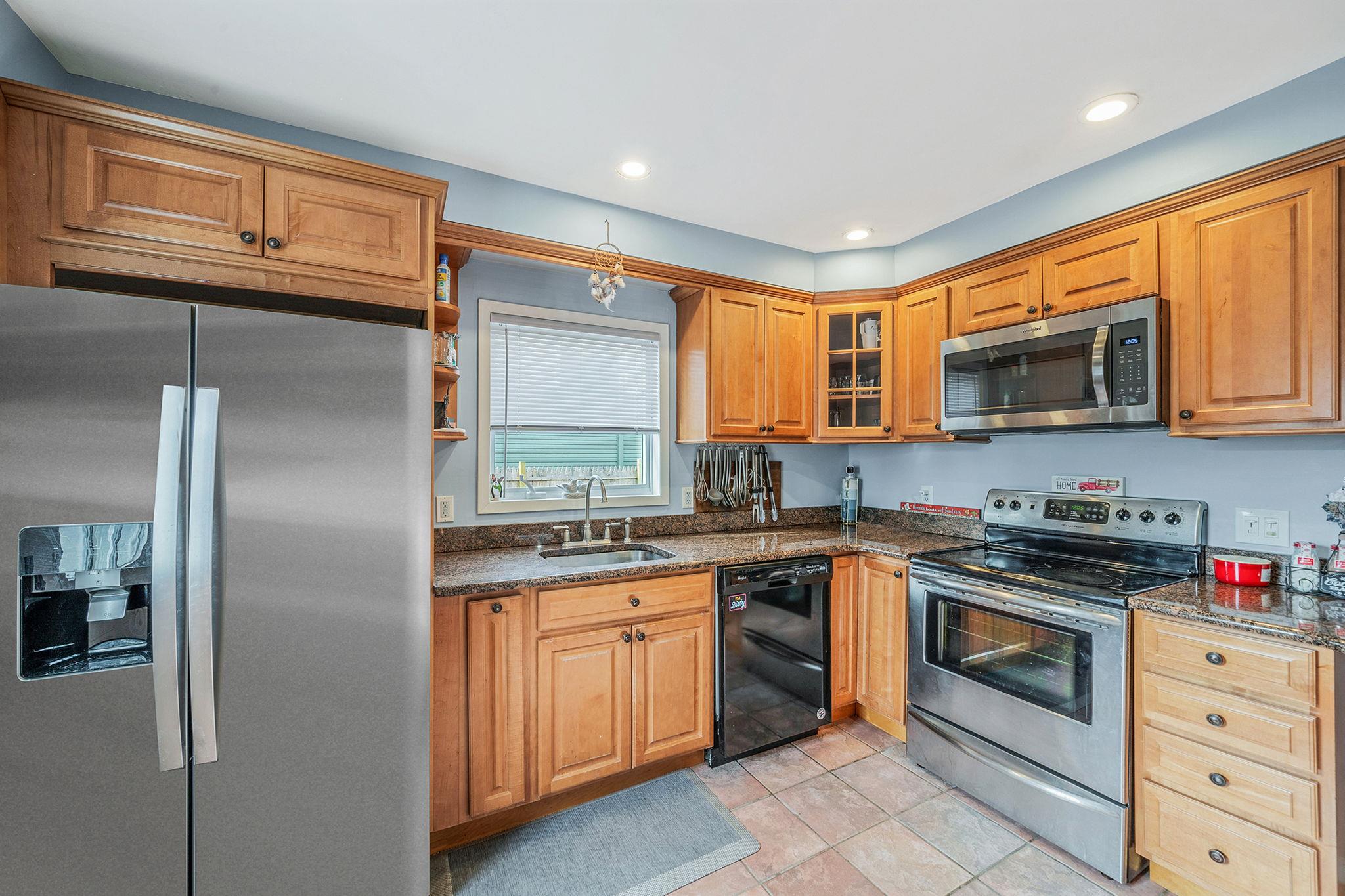 301 Laurel Road, North Port, New York image 10