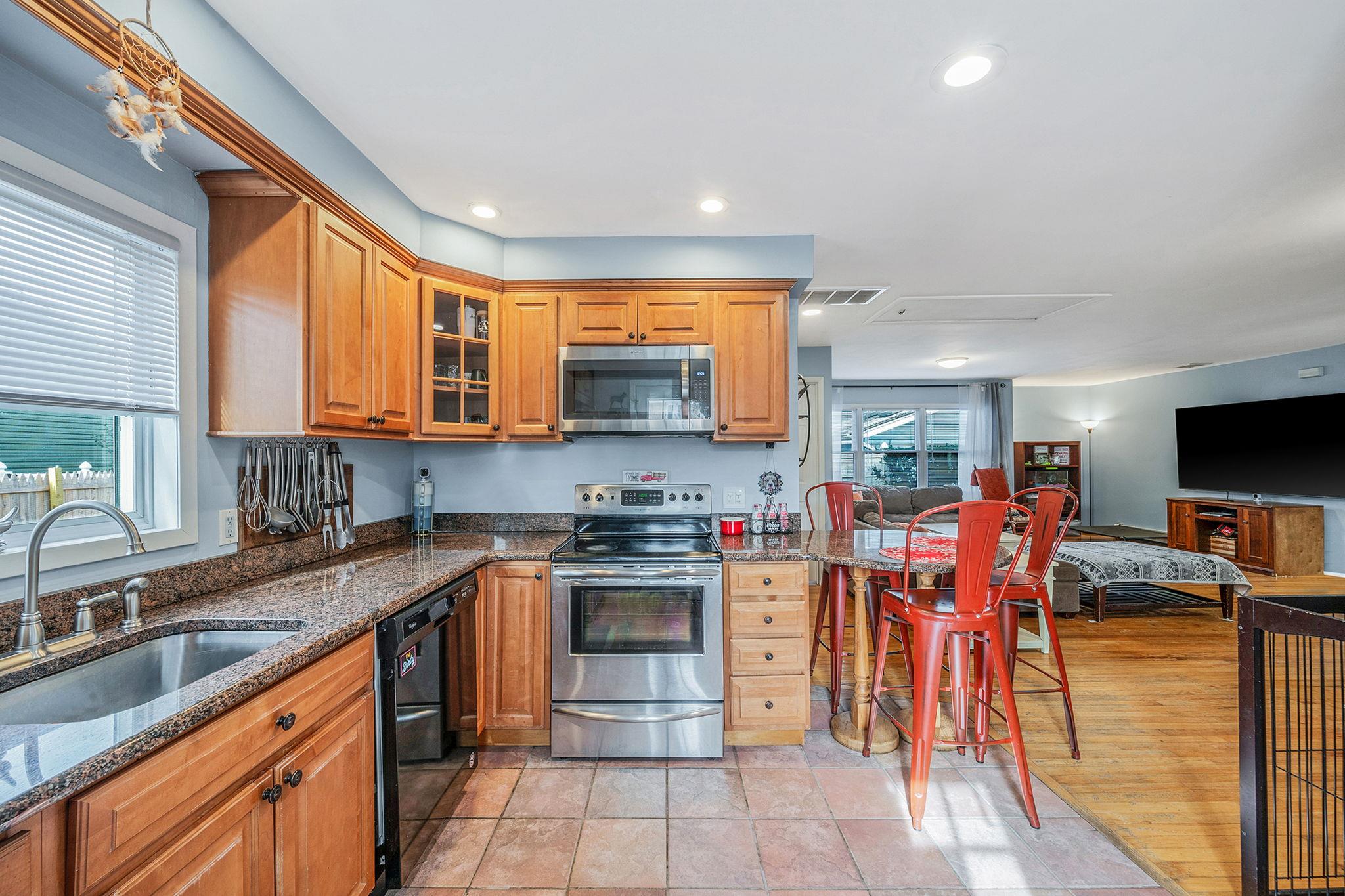 301 Laurel Road, North Port, New York image 11