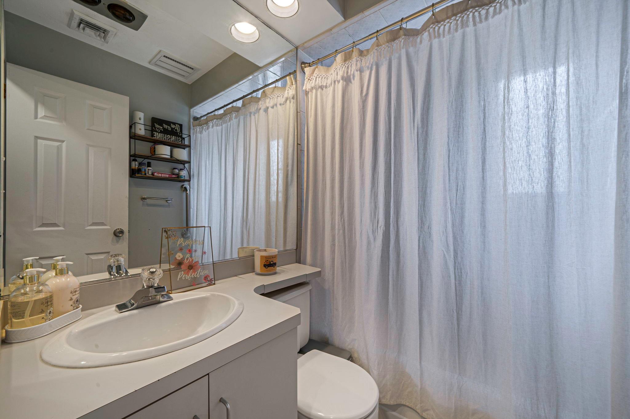 301 Laurel Road, North Port, New York image 13