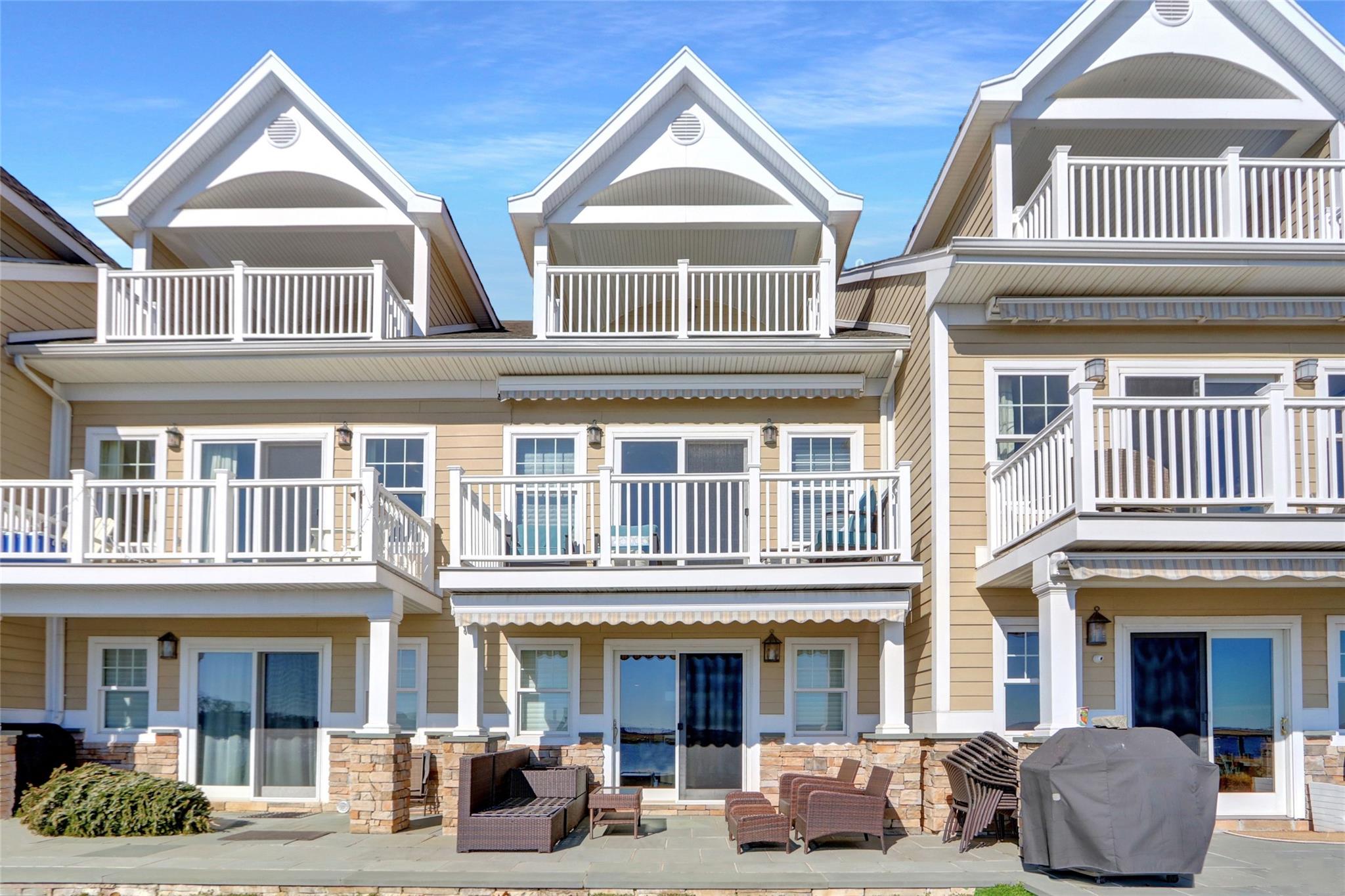 100 Empire Boulevard #10, Barnum Island, New York image 2