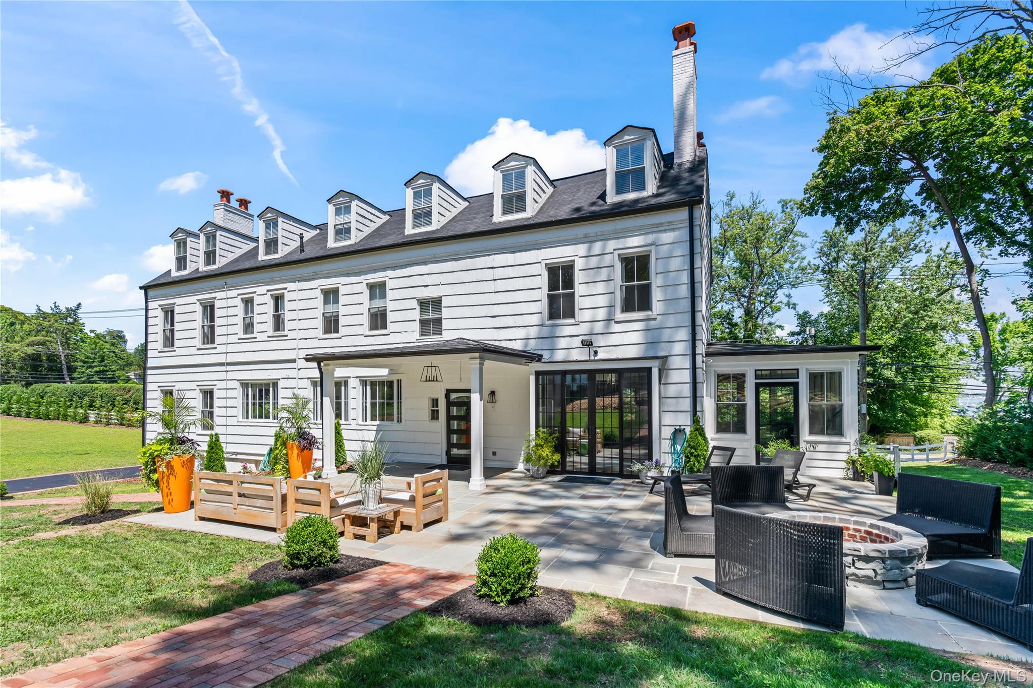 77 Cove Road