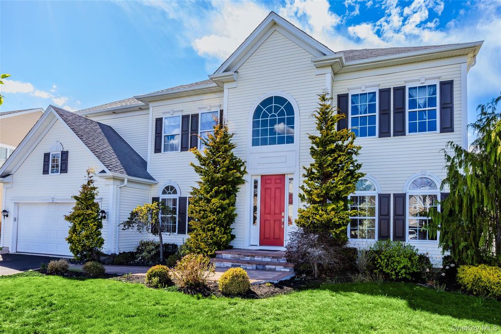 Photo of 32 Avolet Court, Mount Sinai, NY 11766 (MLS # 980424)