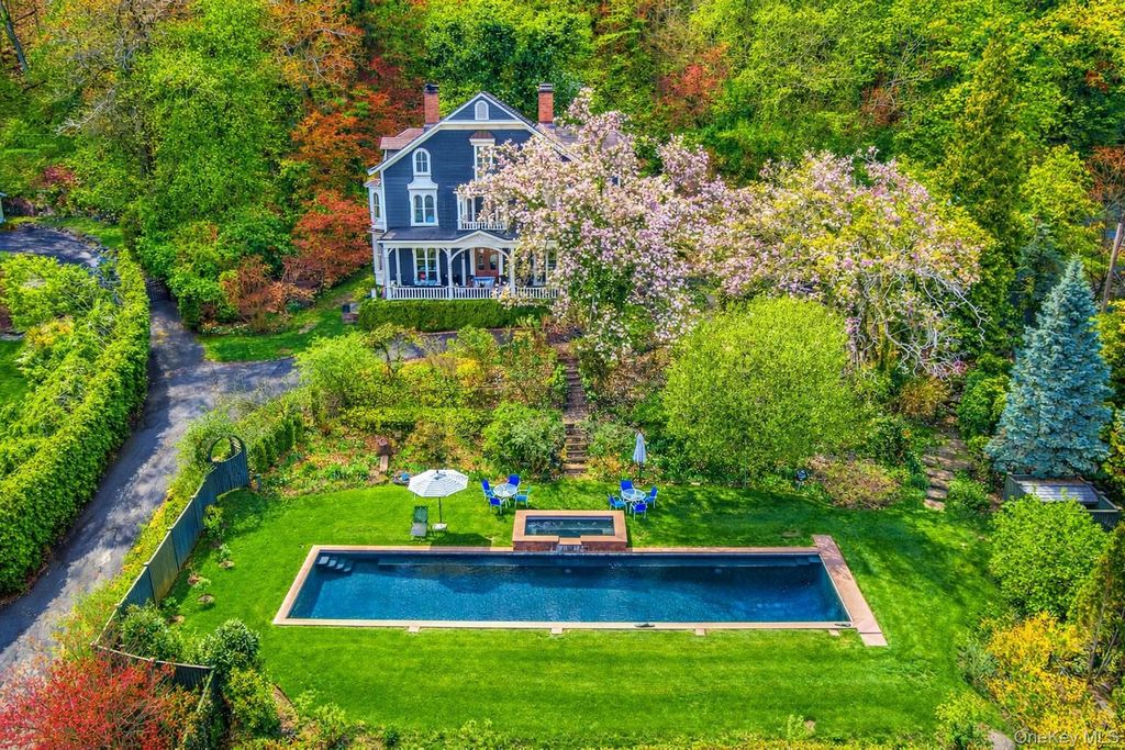 Photo of 216-217 River Road, Nyack, NY 10960 (MLS # 982383)