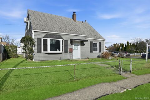 3037 N Jerusalem Road Levittown NY 11756