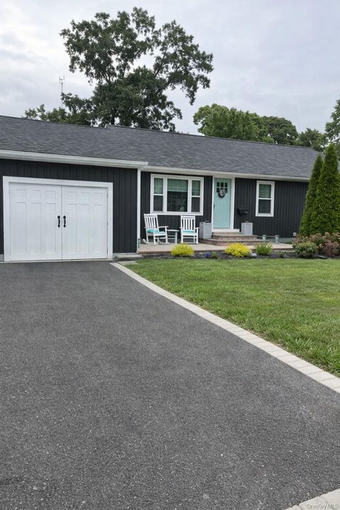 9 Hinton Avenue North Babylon NY 11702