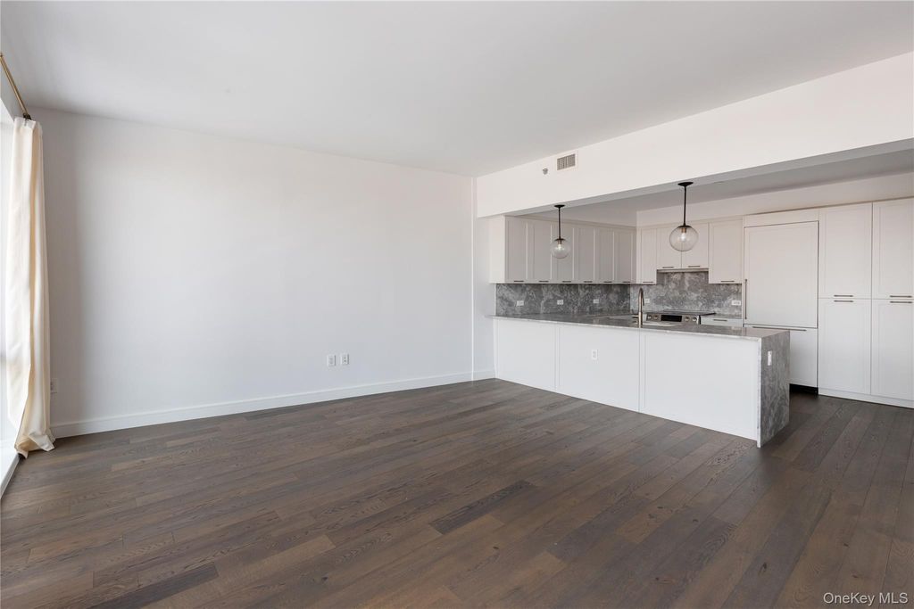 Photo of 107-06 Queens Boulevard #8H, Forest Hills, NY 11375 (MLS # 969883)