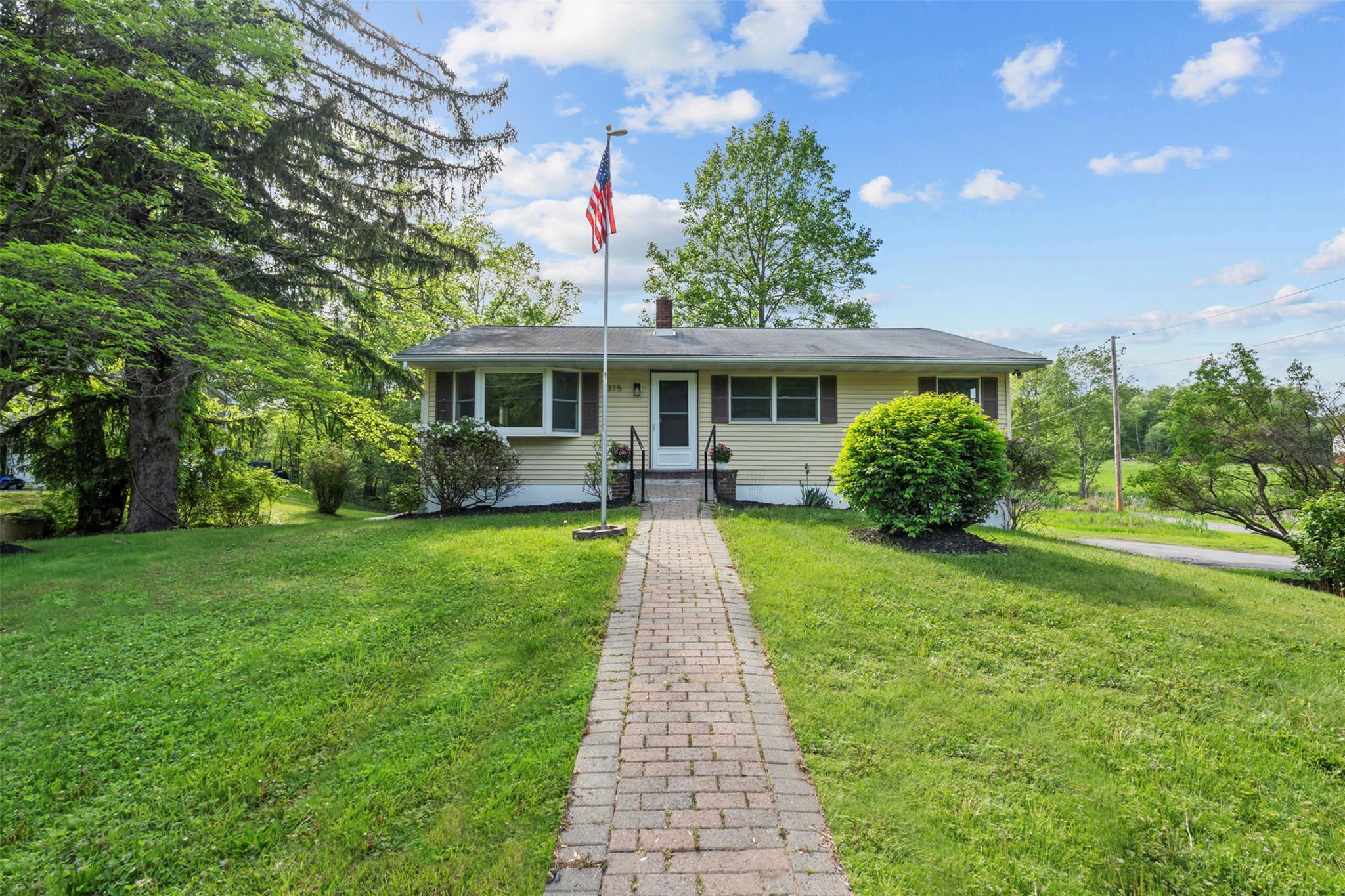 315 Scotchtown Road, Goshen, New York image 3
