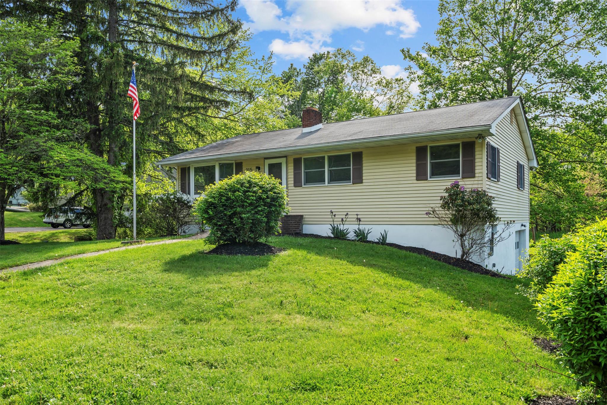315 Scotchtown Road, Goshen, New York image 4