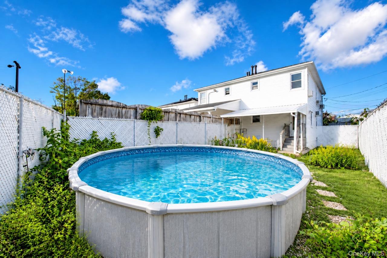 10 Hitchcock Avenue