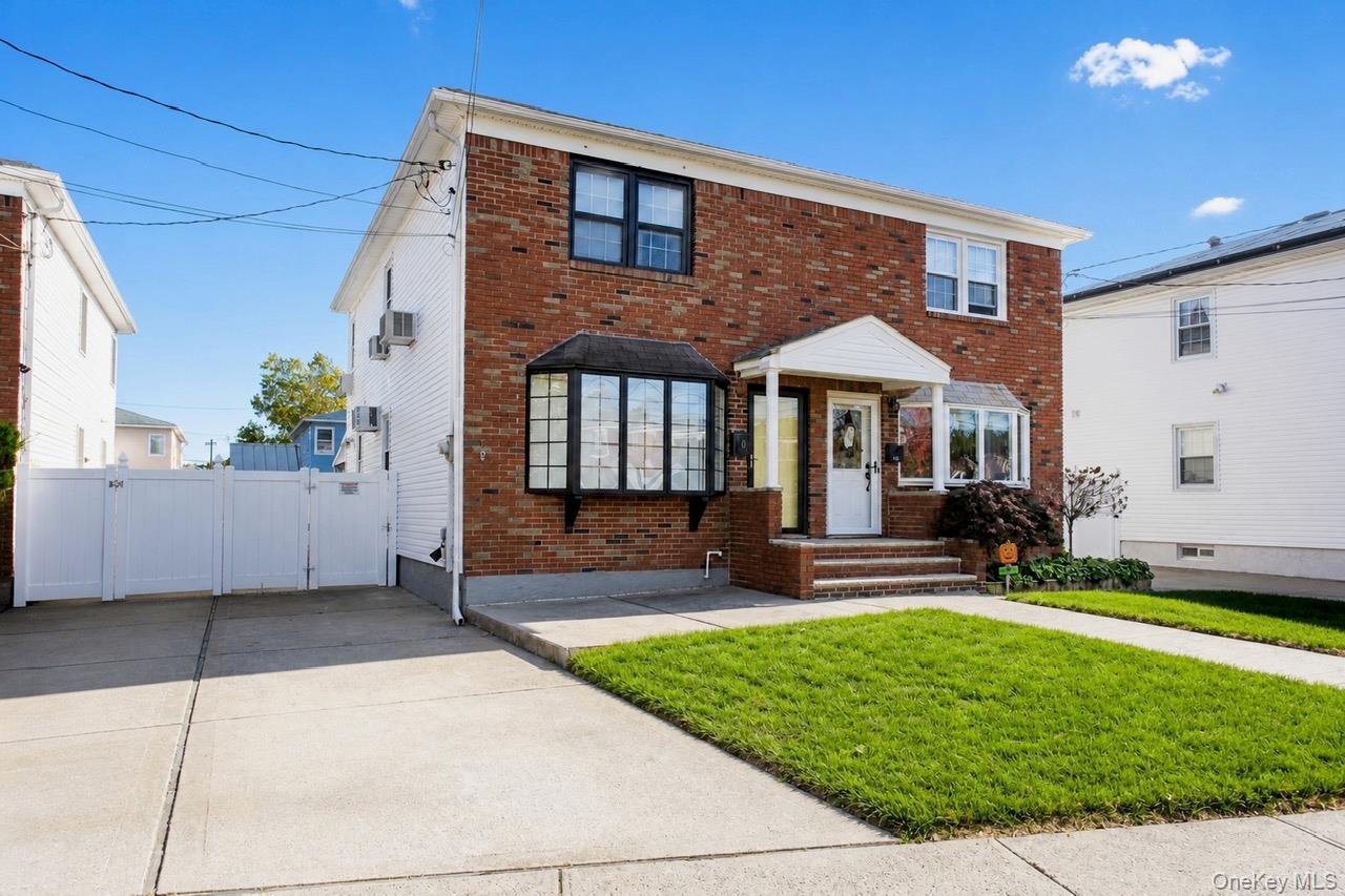 10 Hitchcock Avenue