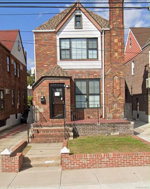 Photo of 20507 Murdock Avenue, Saint Albans, NY 11412 (MLS # 1009816)