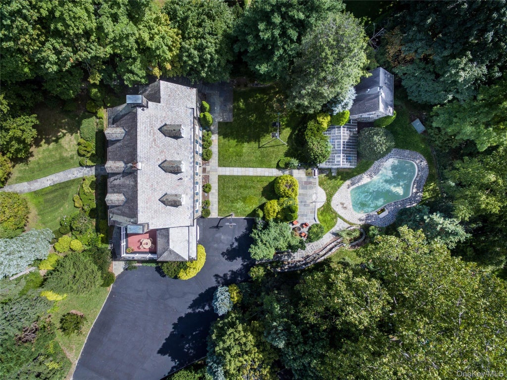 Photo of 209 Beechmont Drive, New Rochelle, NY 10804 (MLS # 1052711)