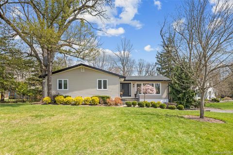 Photo of 5 Lynne Court, Suffern, NY 10901 (MLS # 986214)