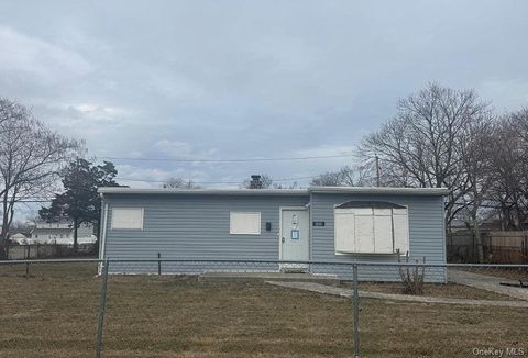 20 Somerset Road N Amityville NY 11701