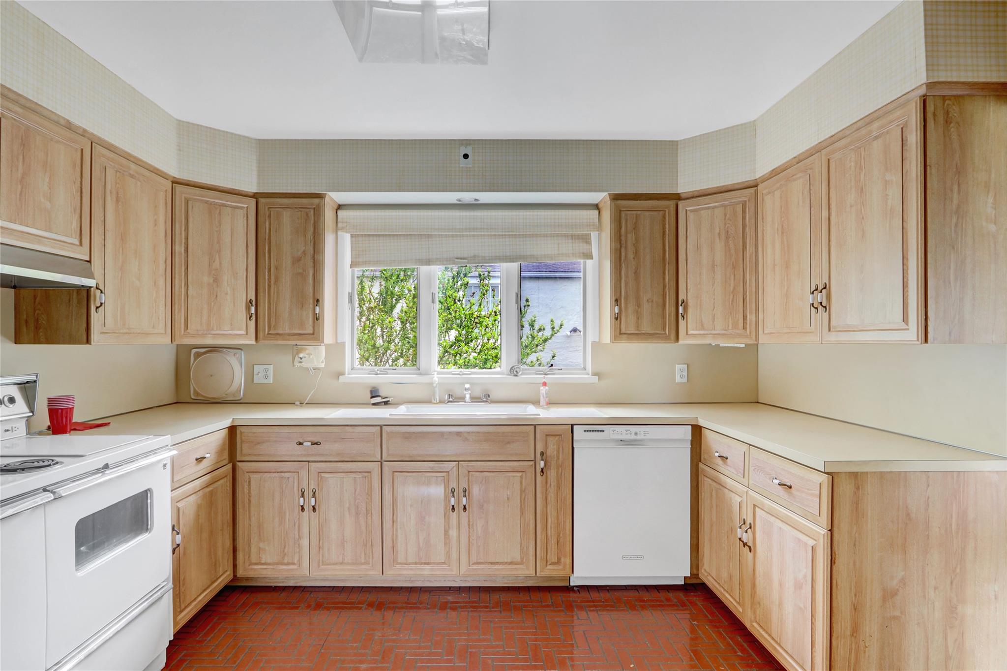 54 Royat Street, Lido Beach, New York image 14
