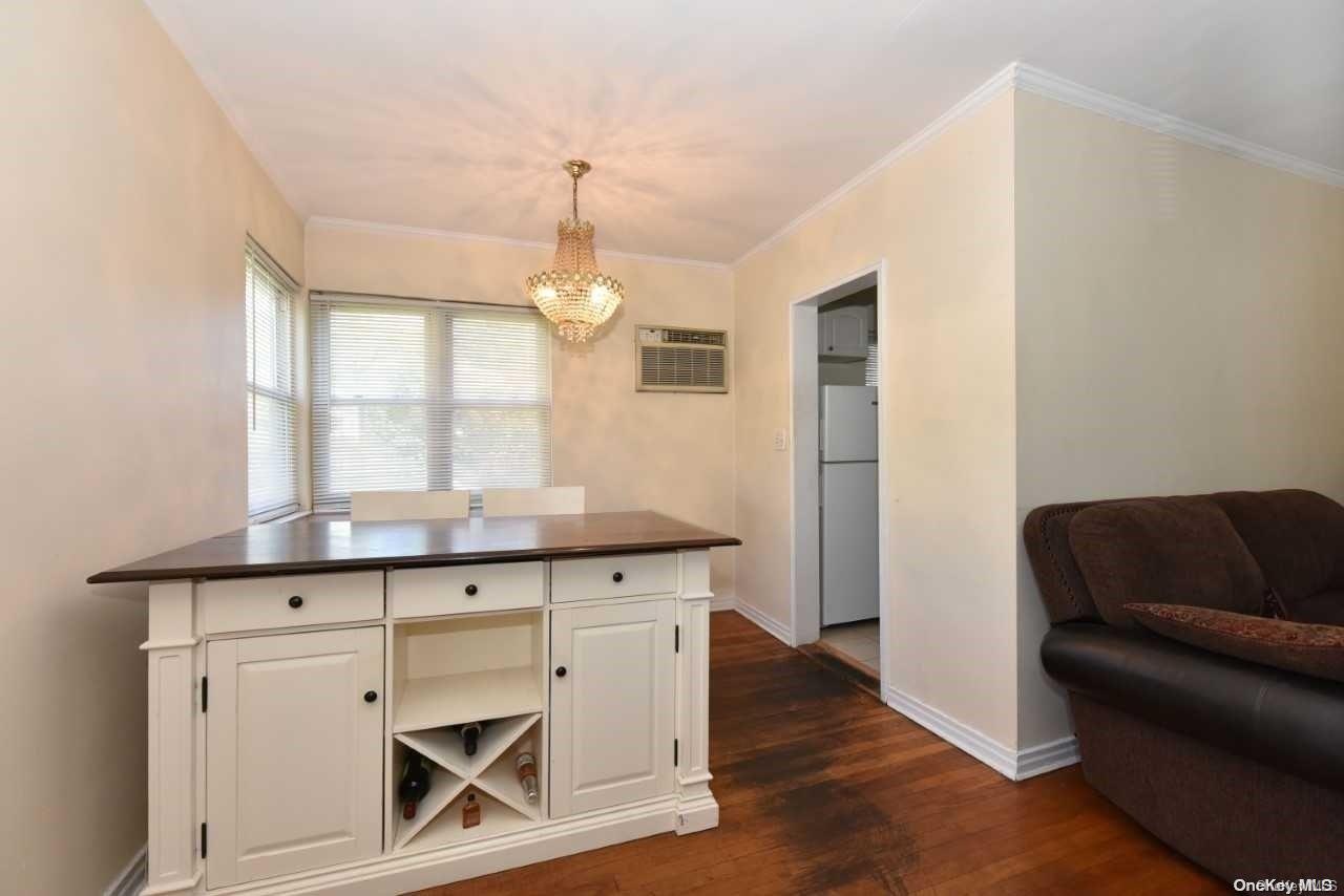 198-12 Pompeii Avenue #B, Holliswood, New York image 3