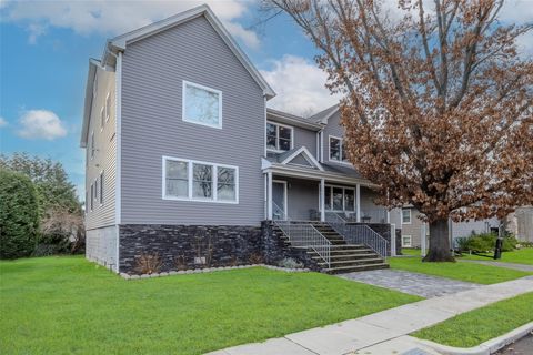 589 Green Place Woodmere NY 11598