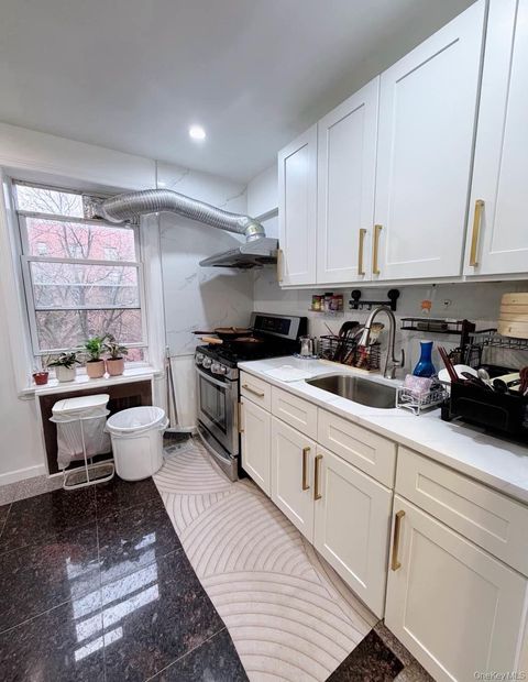 Homes For Sale - 12010 85th Avenue #4J<br/> Kew Gardens, NY 11415