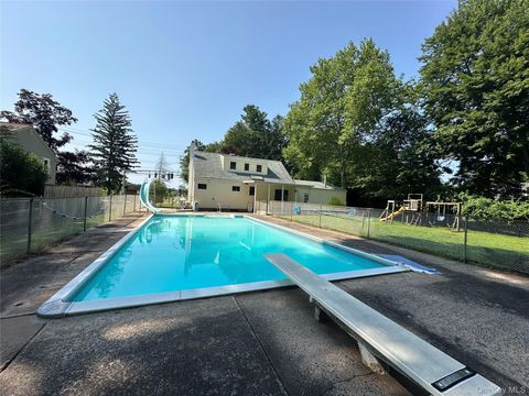Homes For Sale - 382 Convent Road<br/> Rockland County, Blauvelt, NY 10913