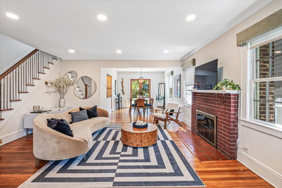 54 Park Avenue, Port Washington, New York image 2