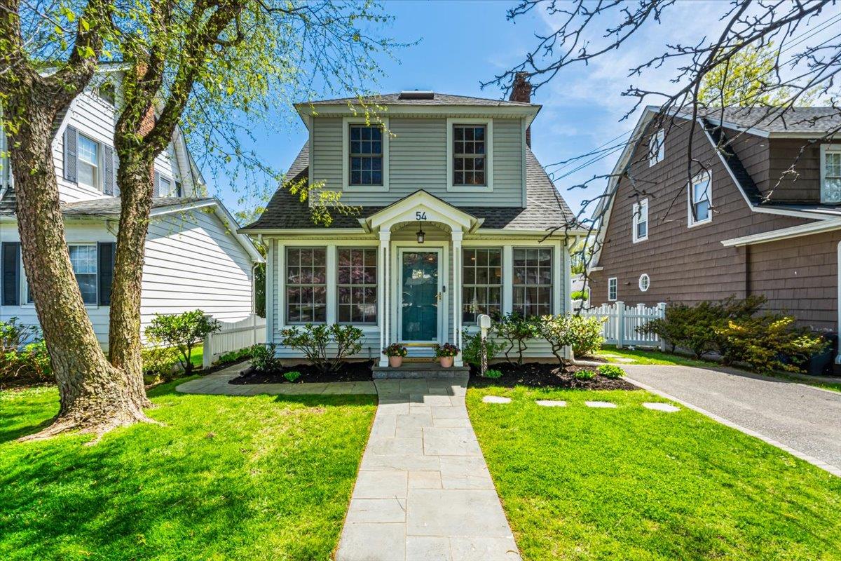 54 Park Avenue, Port Washington, New York image 1