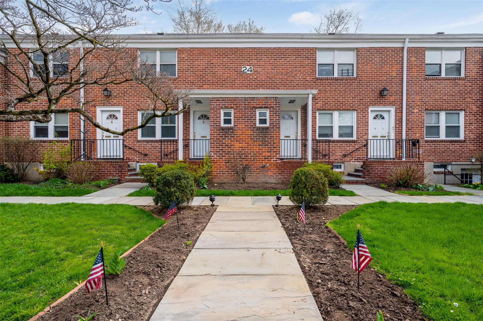 Wappanocca Avenue E, Rye, New York - 1 Bedrooms  
1 Bathrooms  
4 Rooms - 