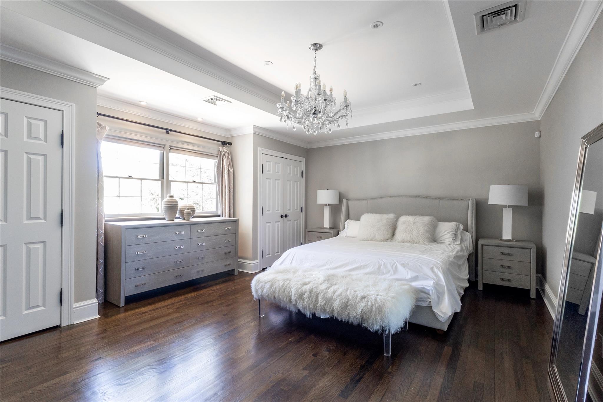 350 Park Lane, Douglaston, New York image 12