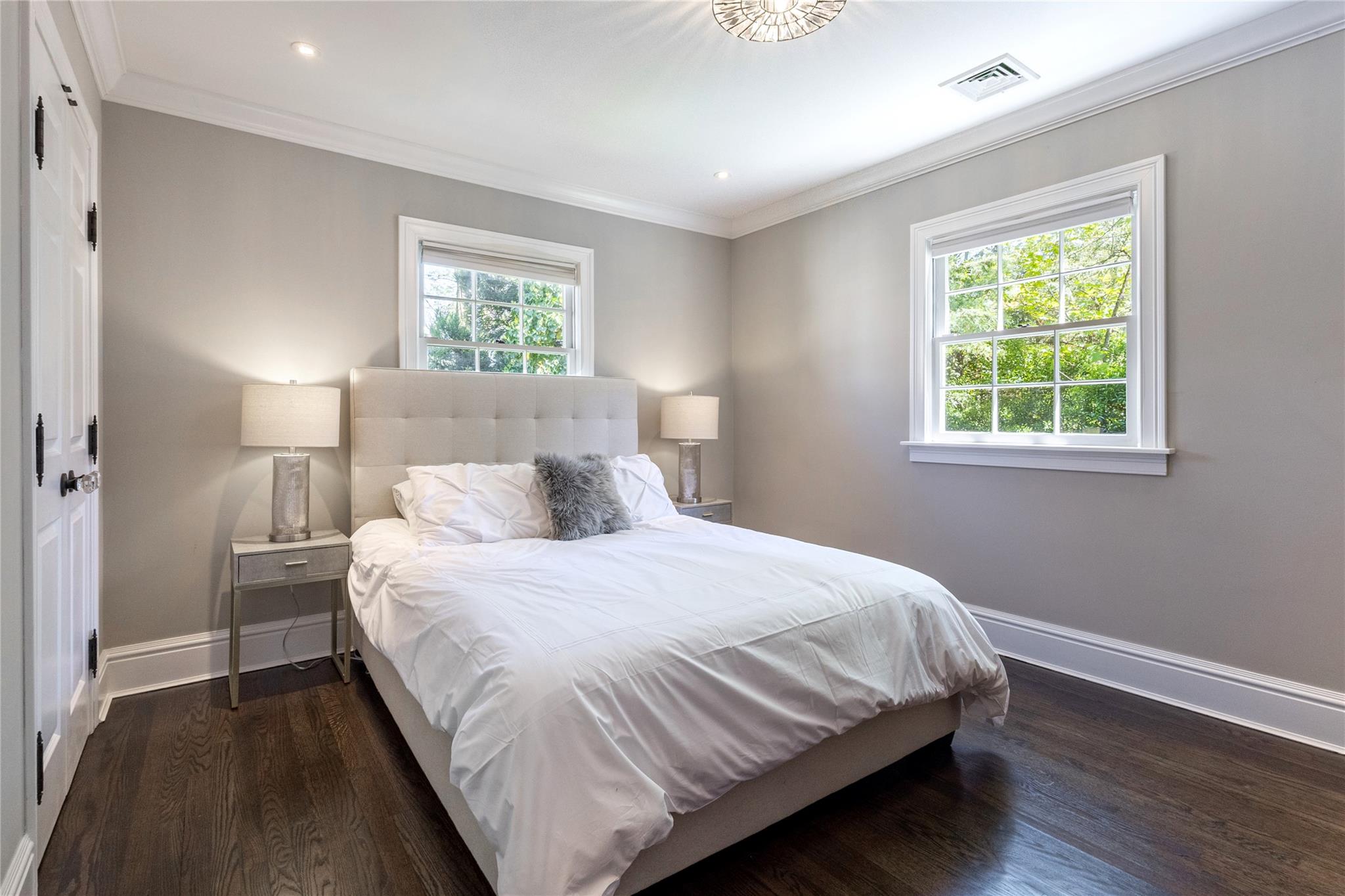 350 Park Lane, Douglaston, New York image 19