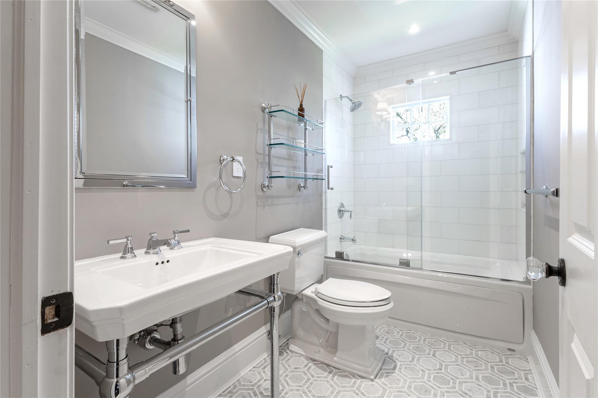 350 Park Lane, Douglaston, New York image 20