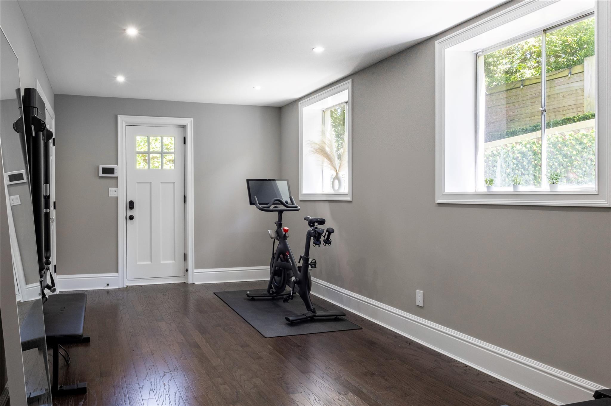 350 Park Lane, Douglaston, New York image 25