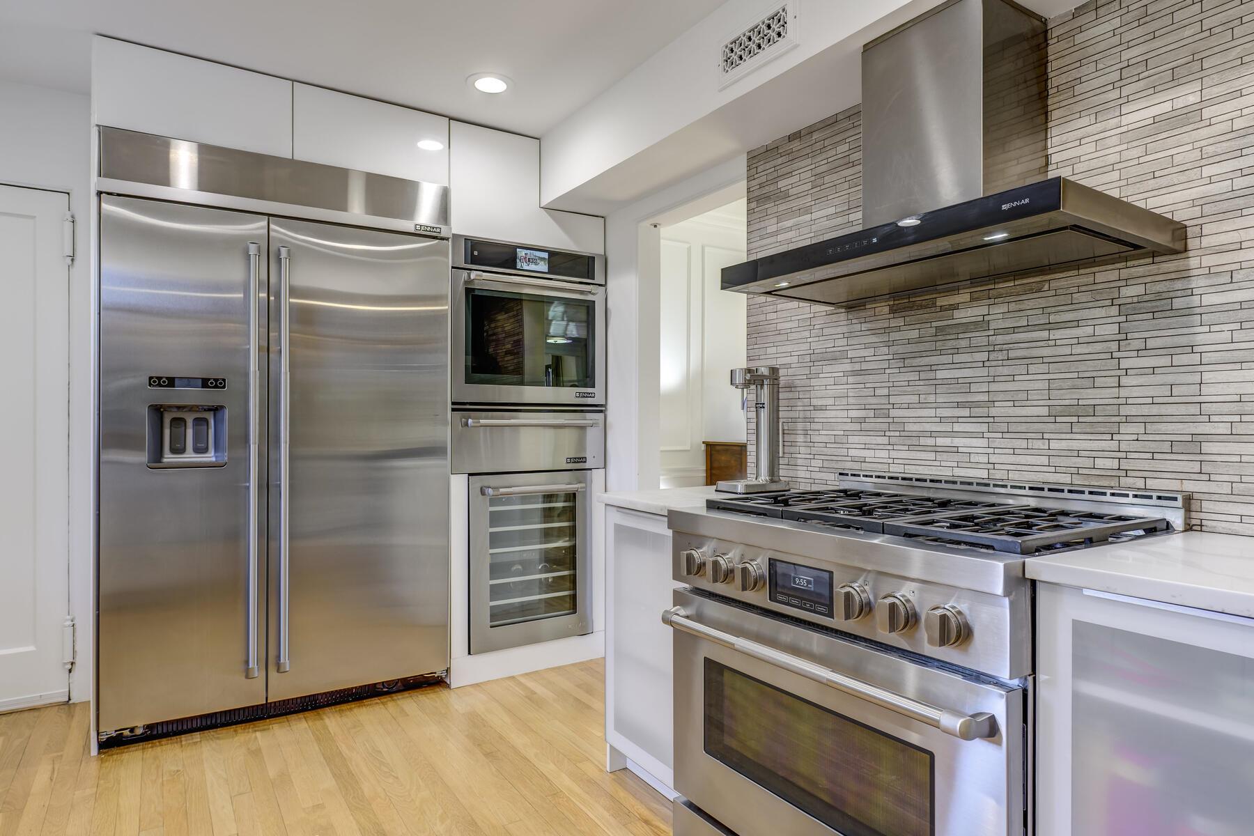 23 Castle Ridge Road, Manhasset, New York image 13
