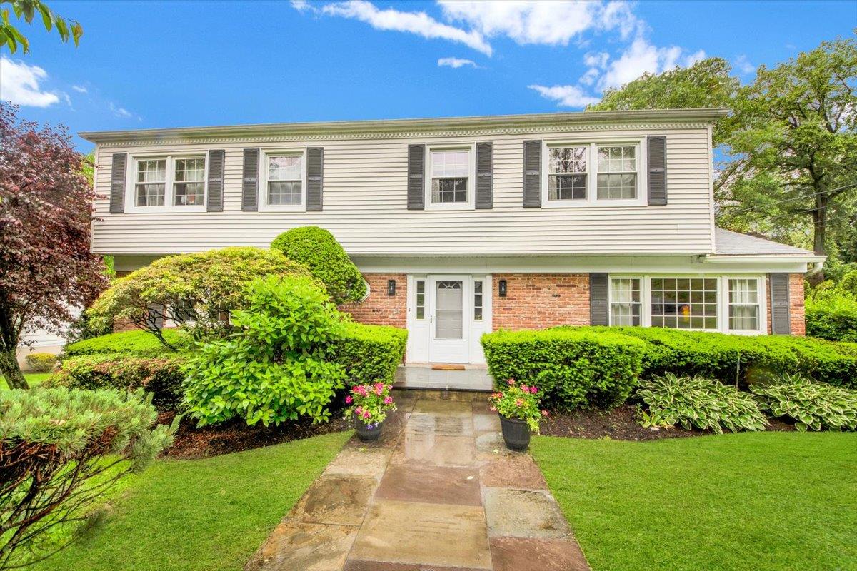 13 Romar Avenue, White Plains, New York image 3