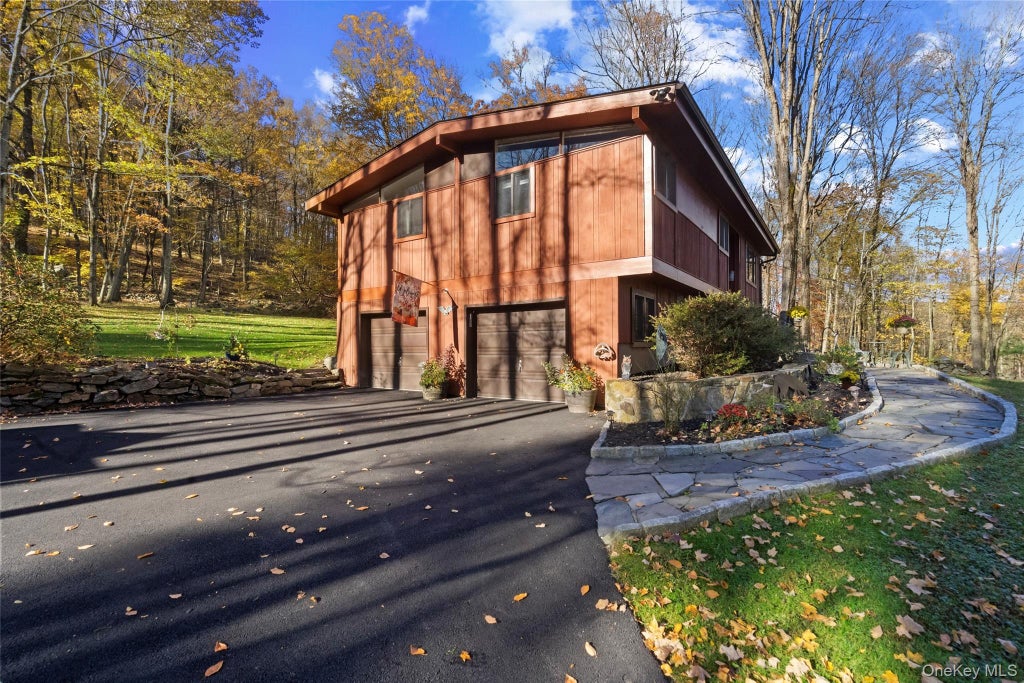 Photo of 25 Ponderosa Road, Carmel, NY 10512 (MLS # 1068645)