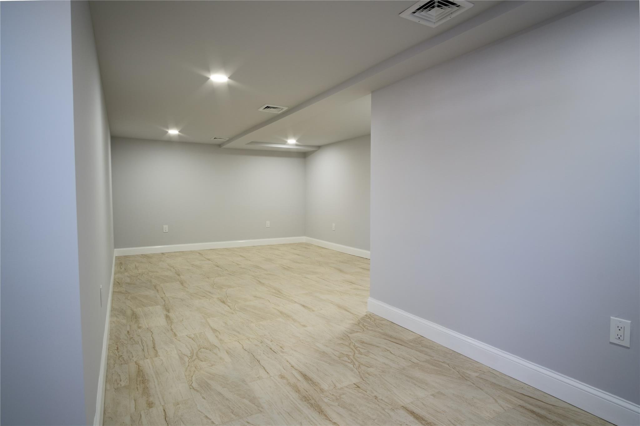 2 Rita Place, Farmingdale, New York image 19