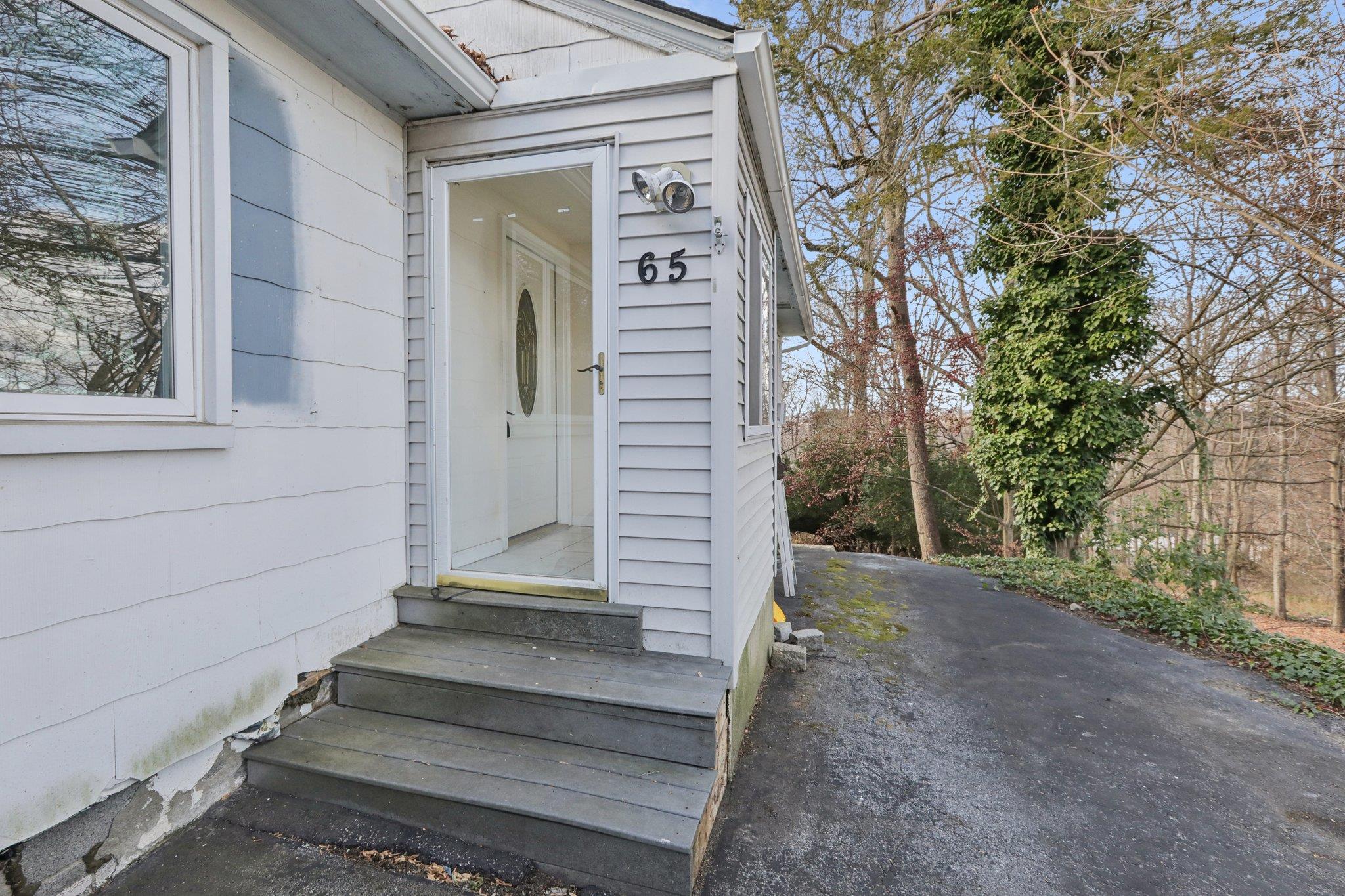 65 S Hill, Cortlandt Manor, New York image 4