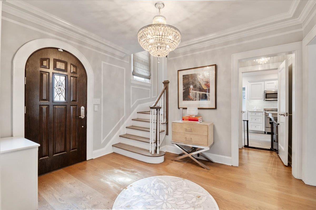 135 Mayfair Avenue, Floral Park, New York image 4