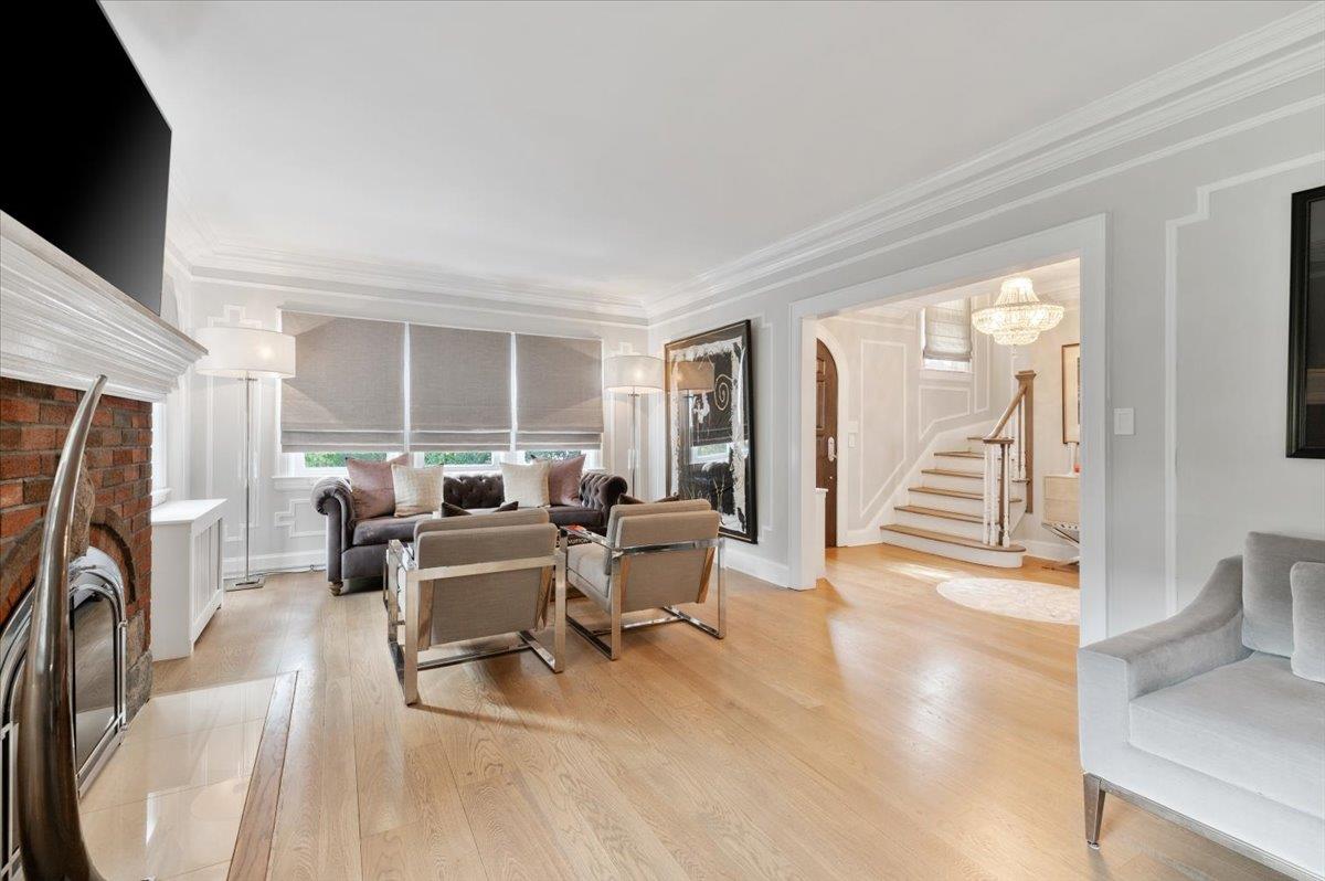 135 Mayfair Avenue, Floral Park, New York image 17